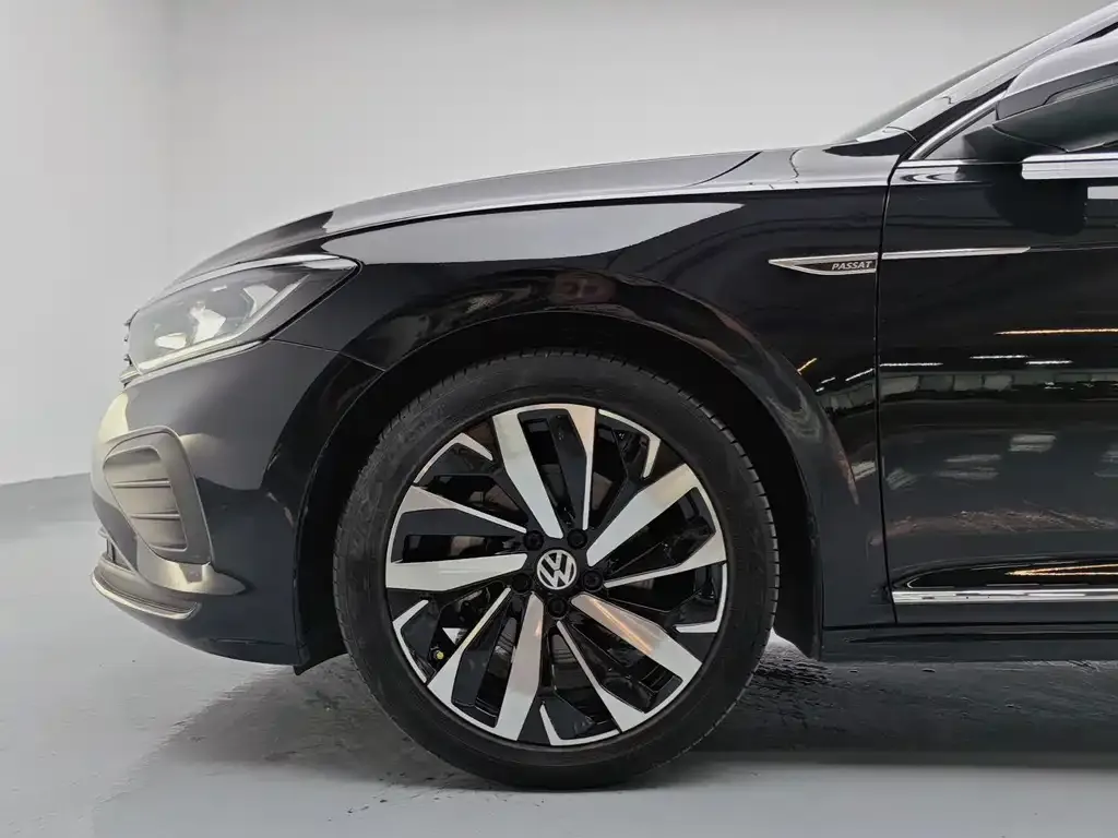Volkswagen Passat — фото 7