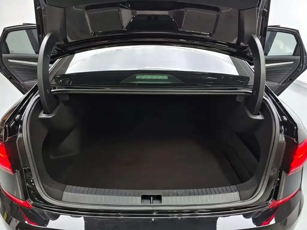 Volkswagen Passat — фото 10