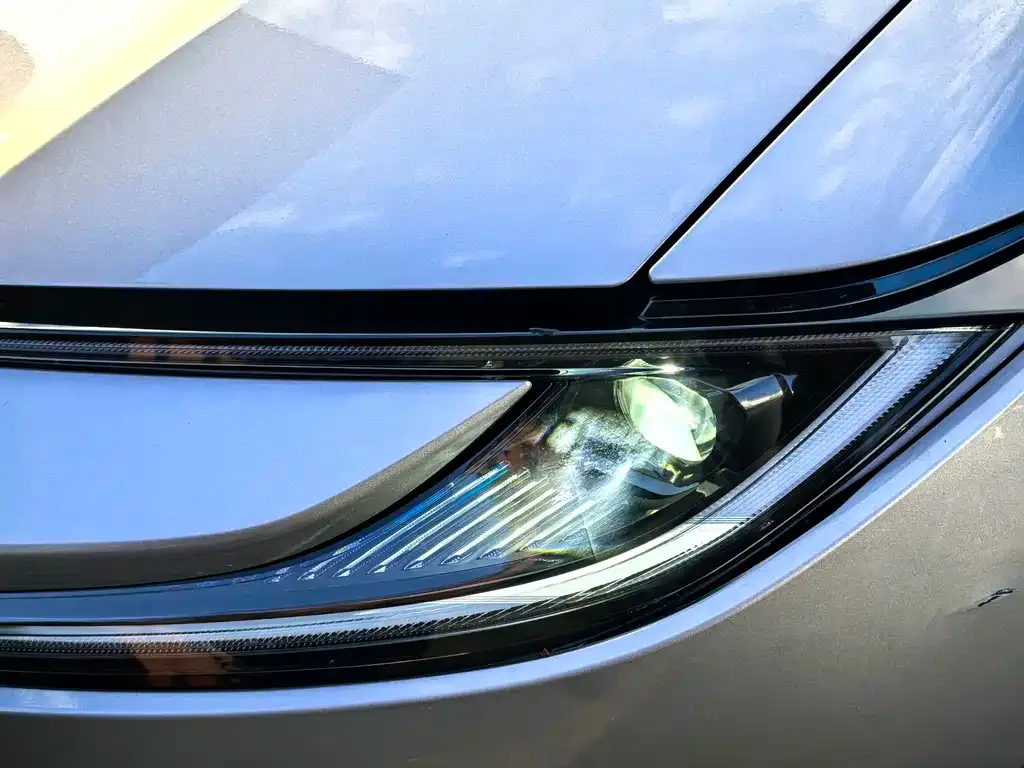 Toyota bZ5 — фото 3