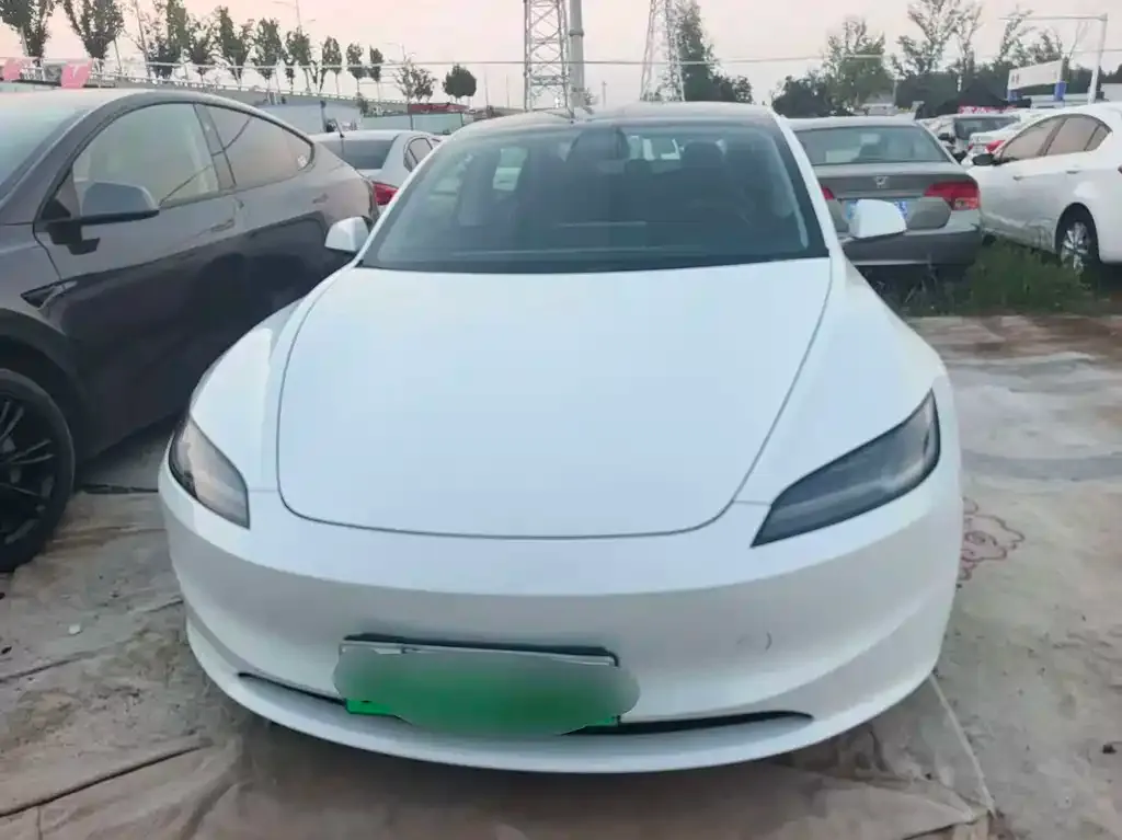 Tesla Model 3 — фото 4