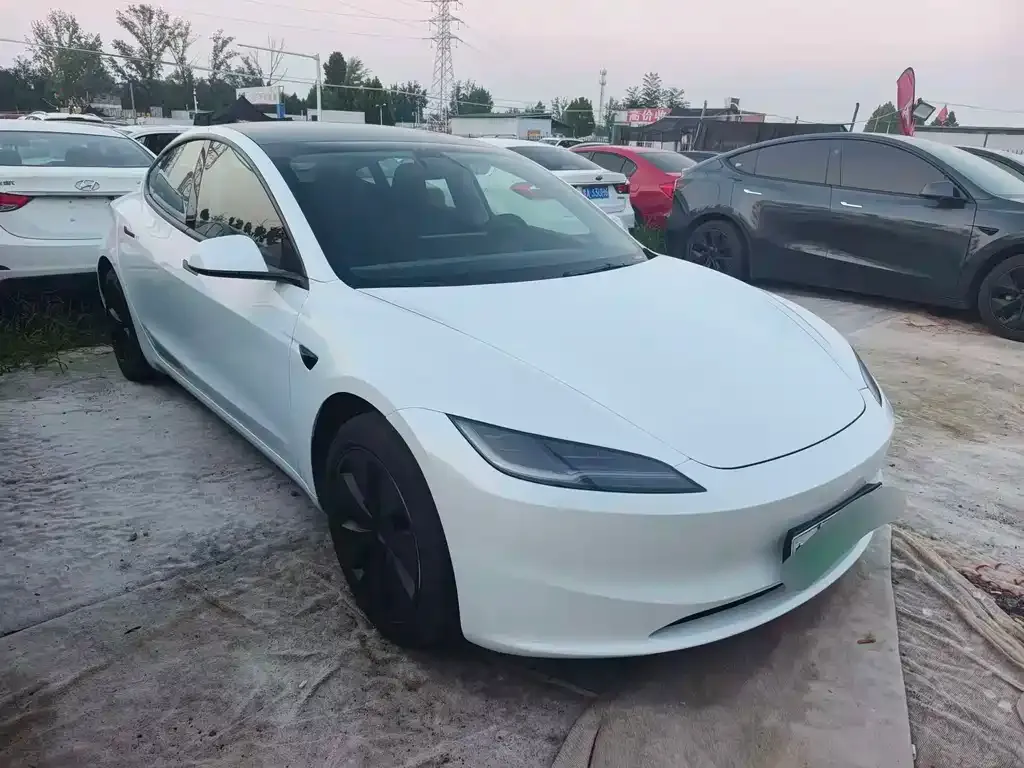 Tesla Model 3 — фото 3