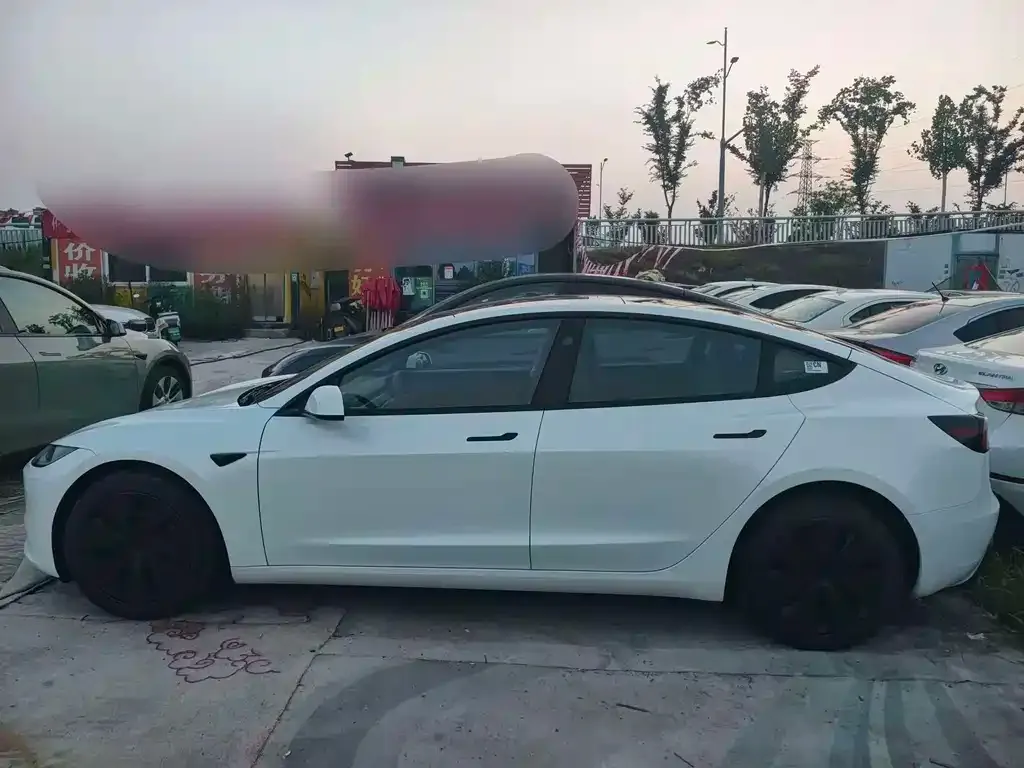 Tesla Model 3 — фото 5
