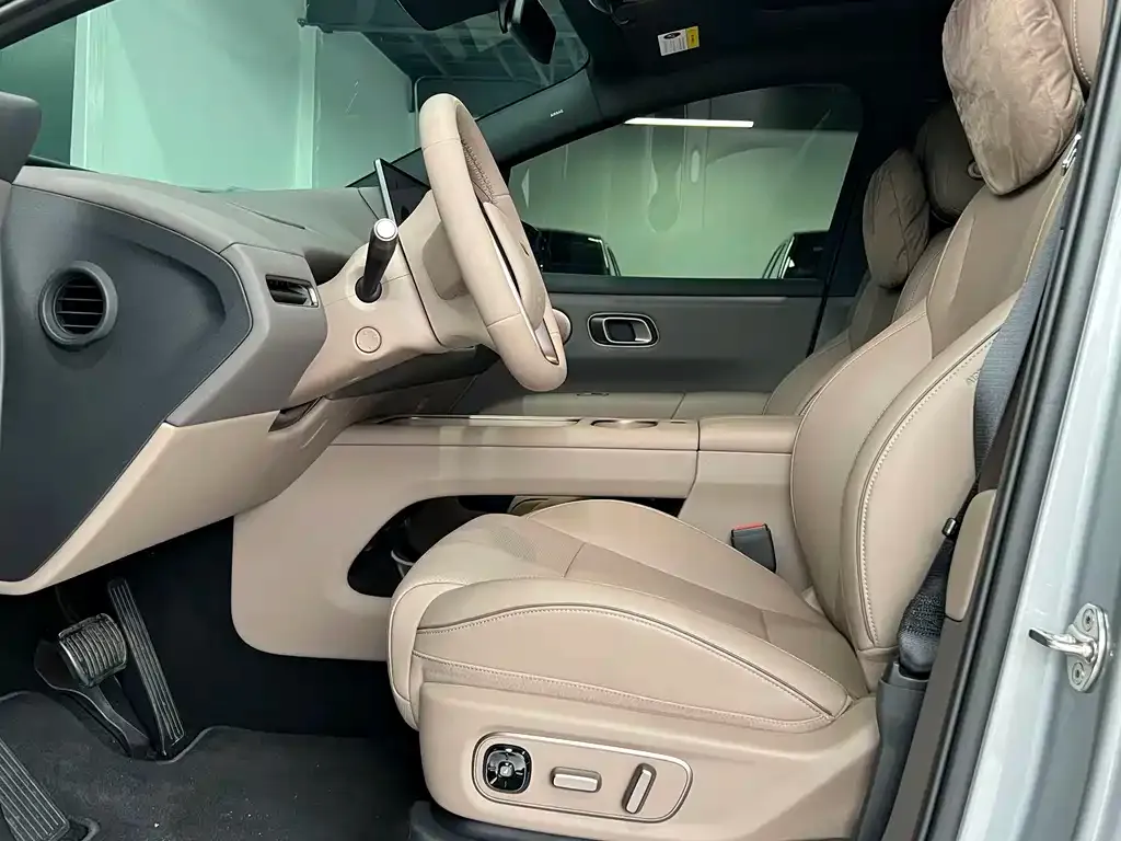 Li Auto i6 — фото 10
