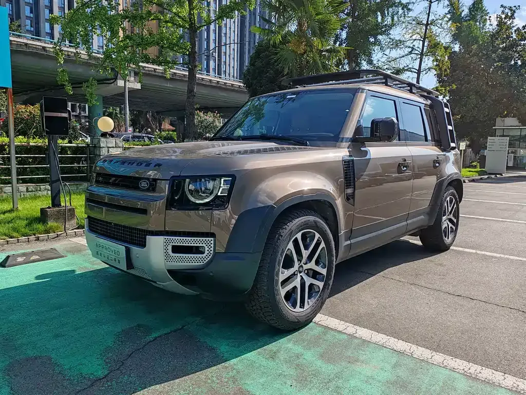 Land Rover Defender — фото 1