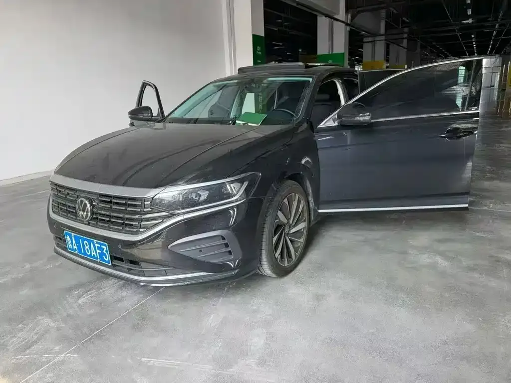 Volkswagen Passat — фото 1