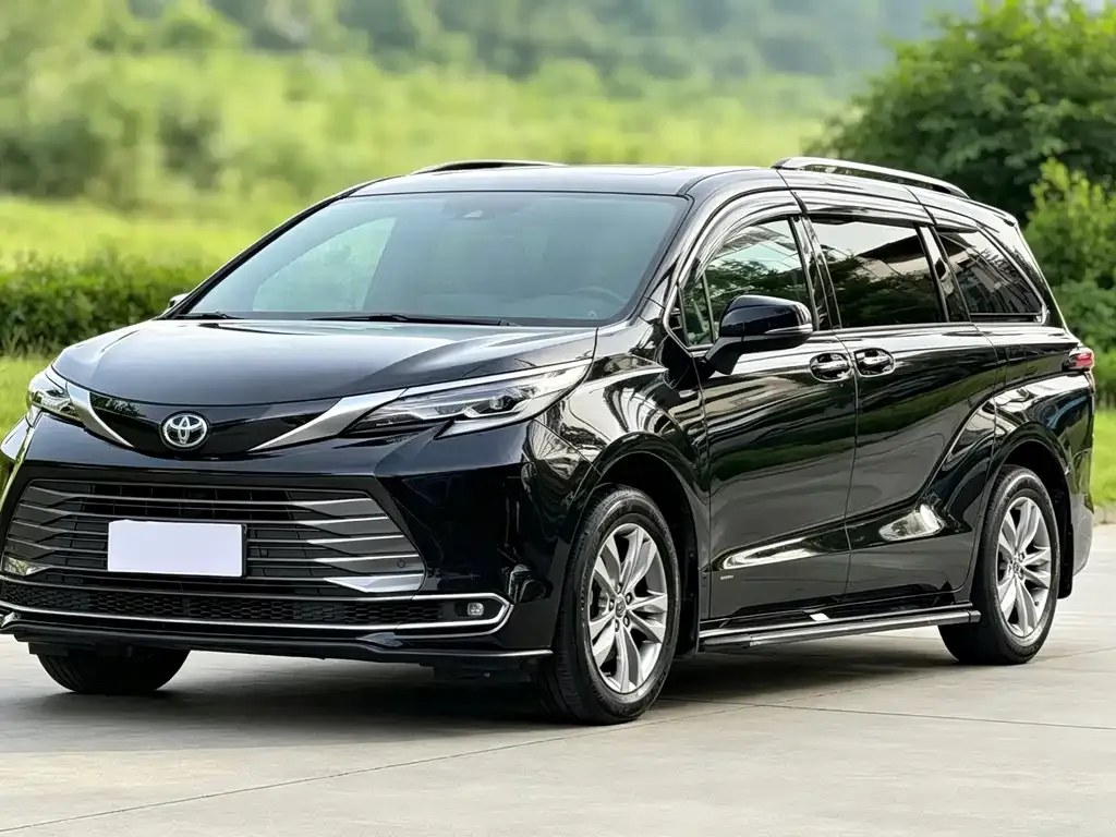 Toyota Sienna — фото 1
