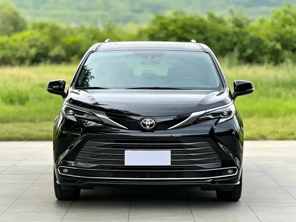 Toyota Sienna — фото 6