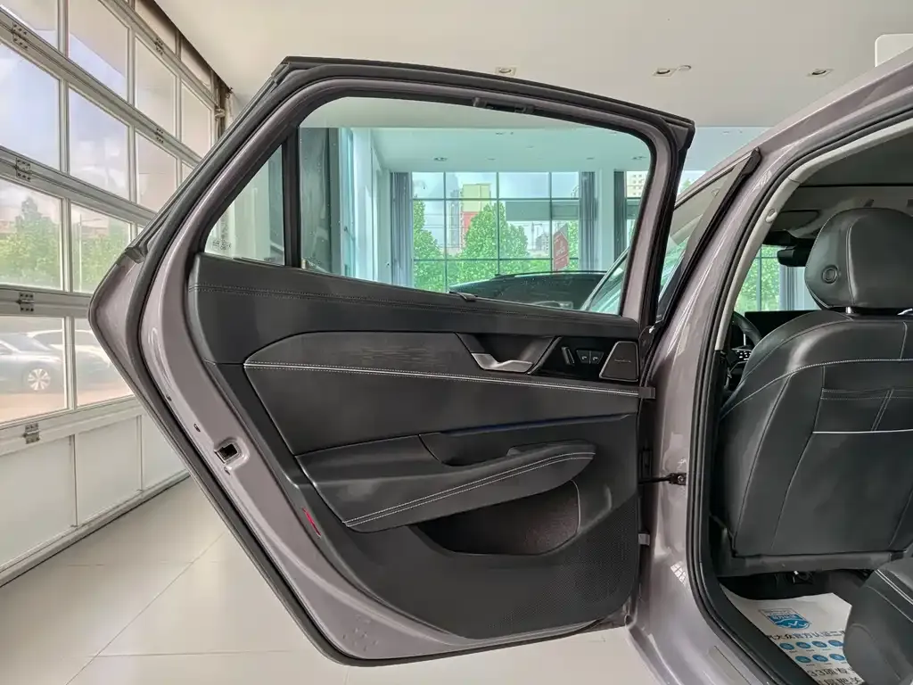 Volkswagen Passat — фото 7