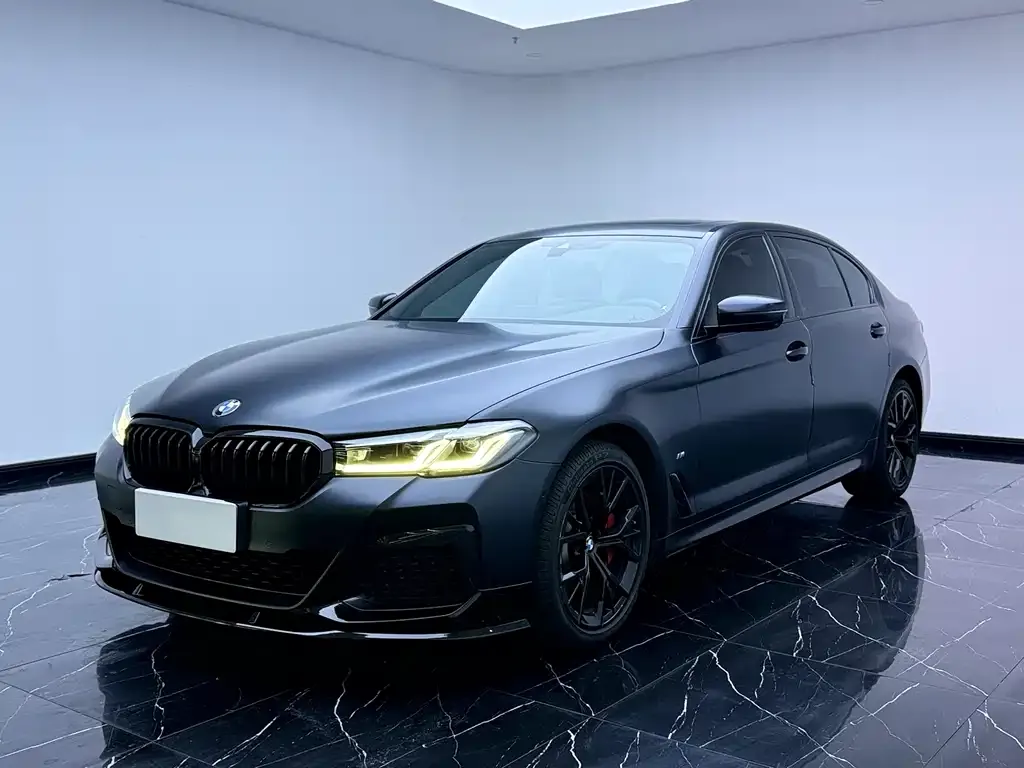 BMW 5 Series — фото 1