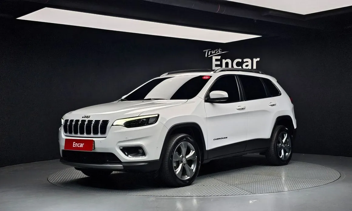 Jeep Cherokee — фото 1