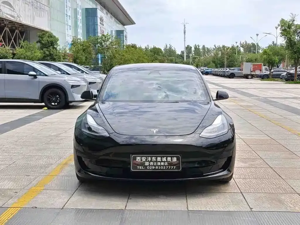 Tesla Model 3 — фото 6