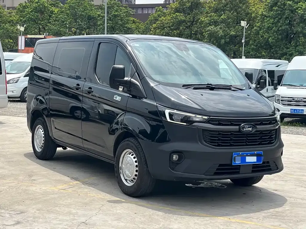Ford Transit — фото 10