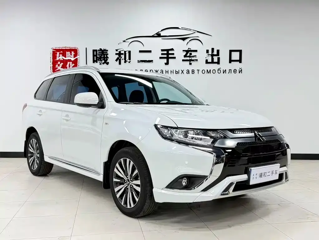 Mitsubishi Outlander — фото 8