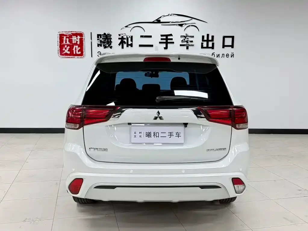 Mitsubishi Outlander — фото 9
