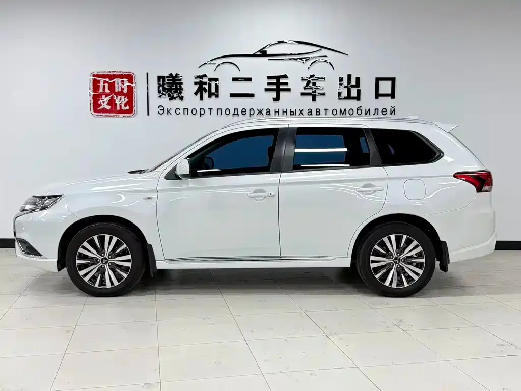 Mitsubishi Outlander — фото 3