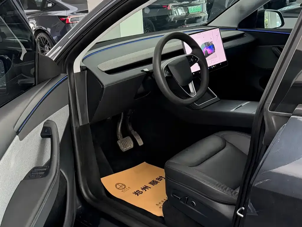 Tesla Model Y — фото 9