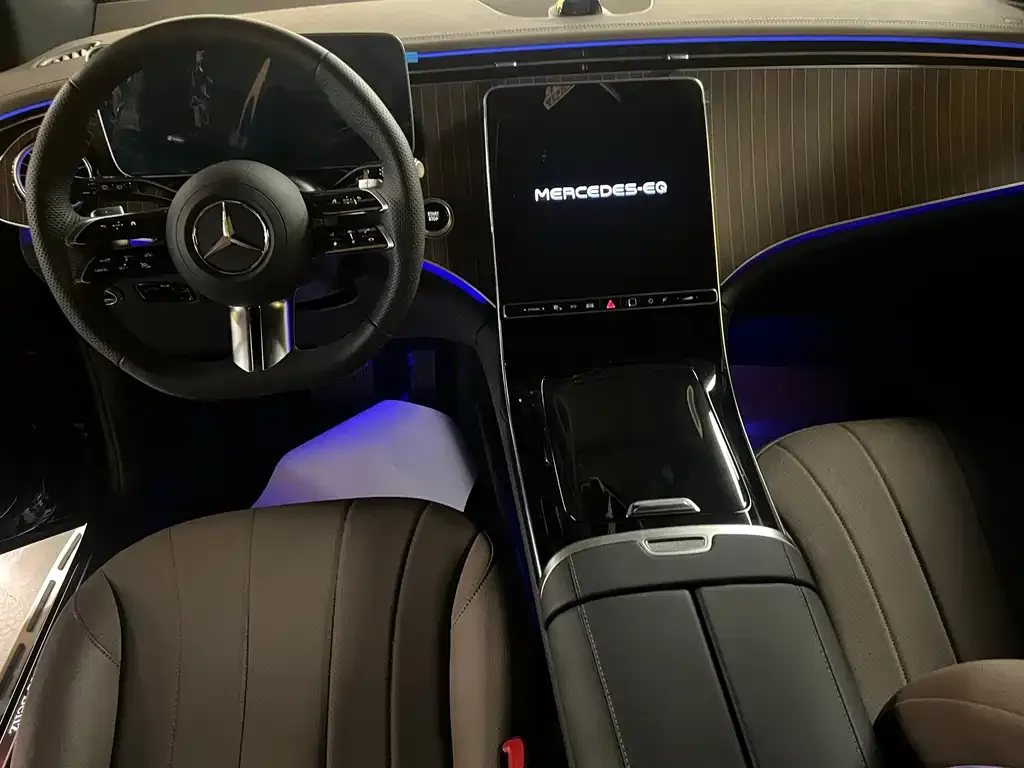 Mercedes-Benz EQE SUV — фото 6