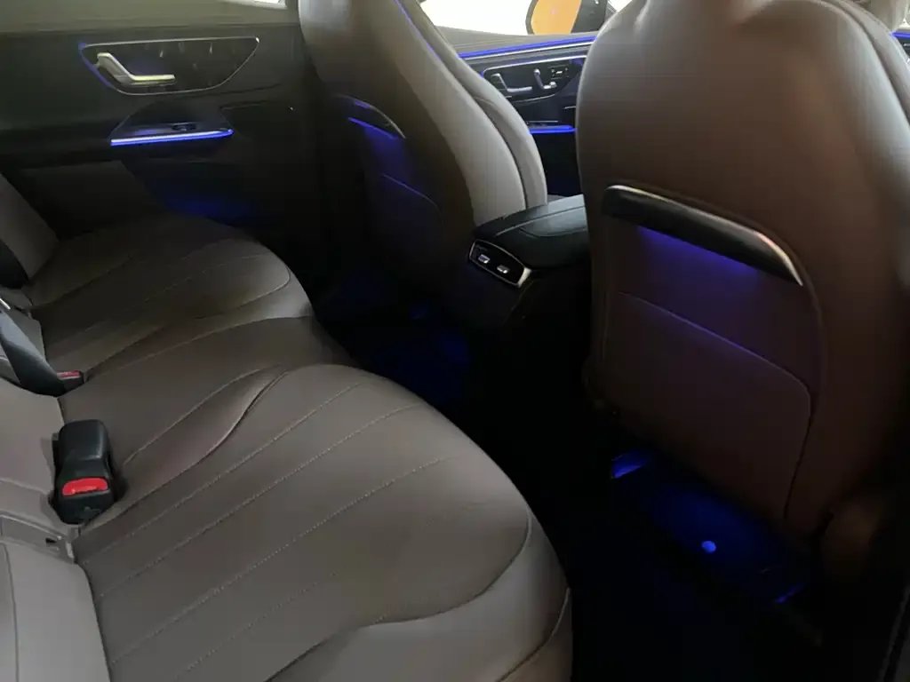 Mercedes-Benz EQE SUV — фото 9