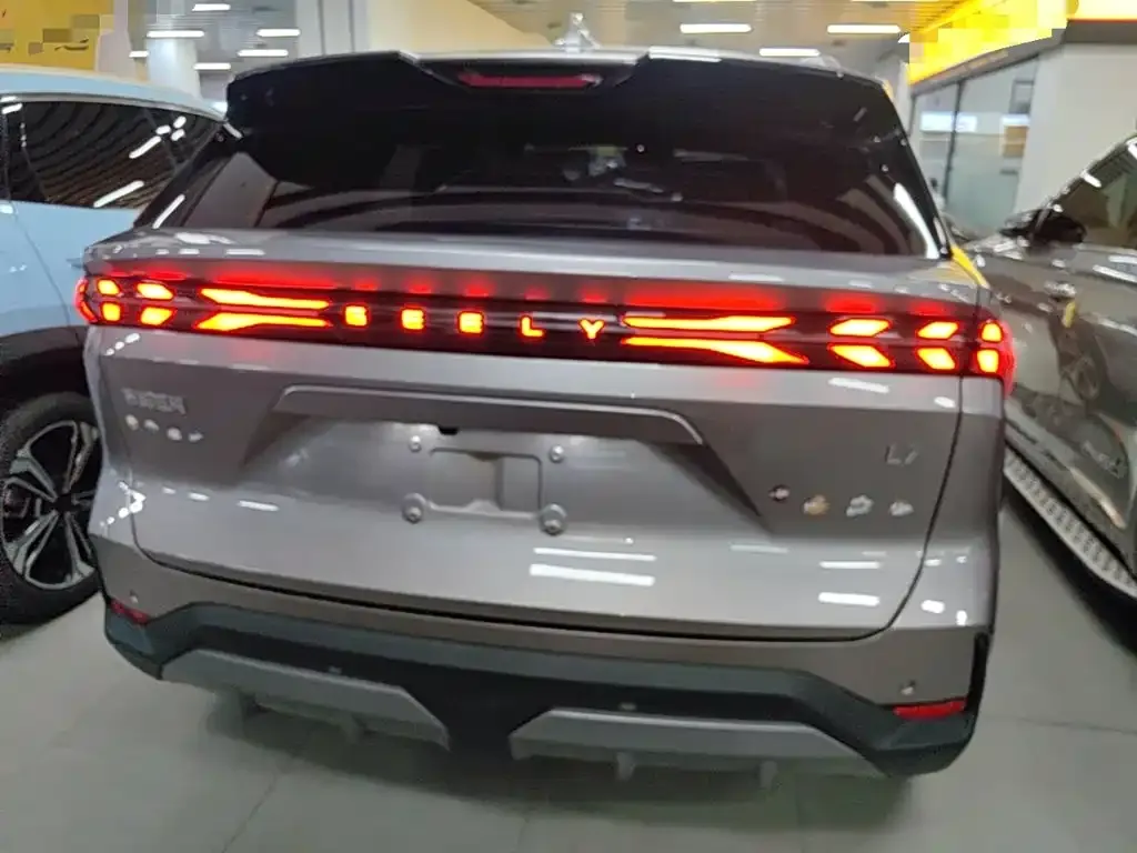 Geely Galaxy L7 — фото 10