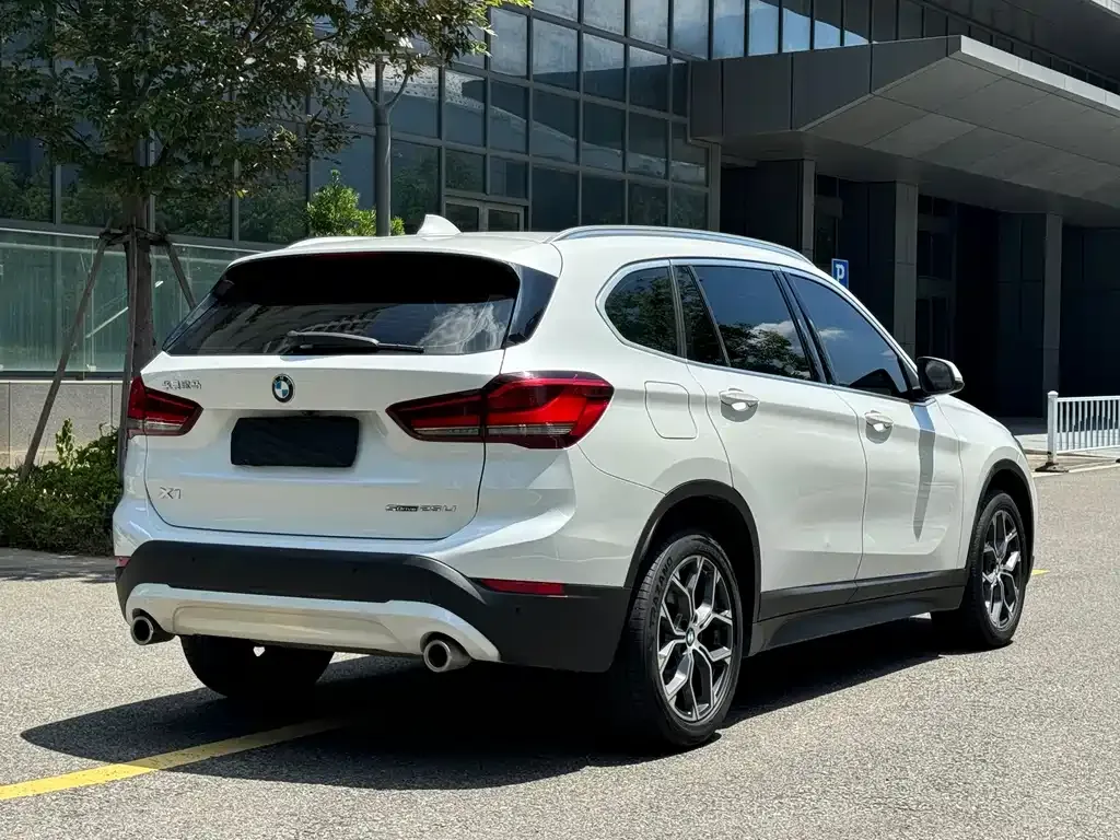 BMW X1 — фото 9