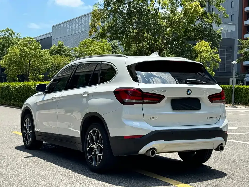 BMW X1 — фото 7