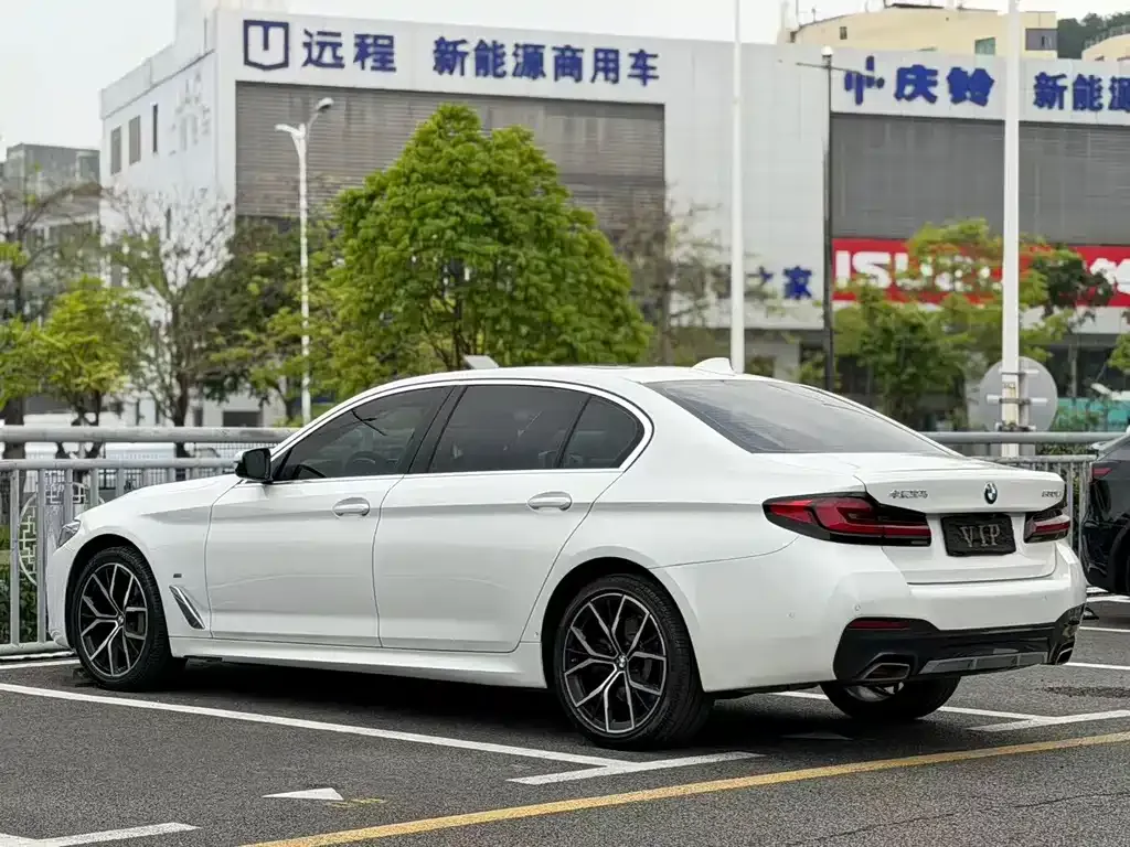 BMW 5 Series — фото 5