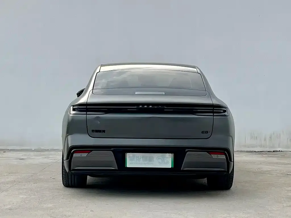 Geely Galaxy E8 — фото 3