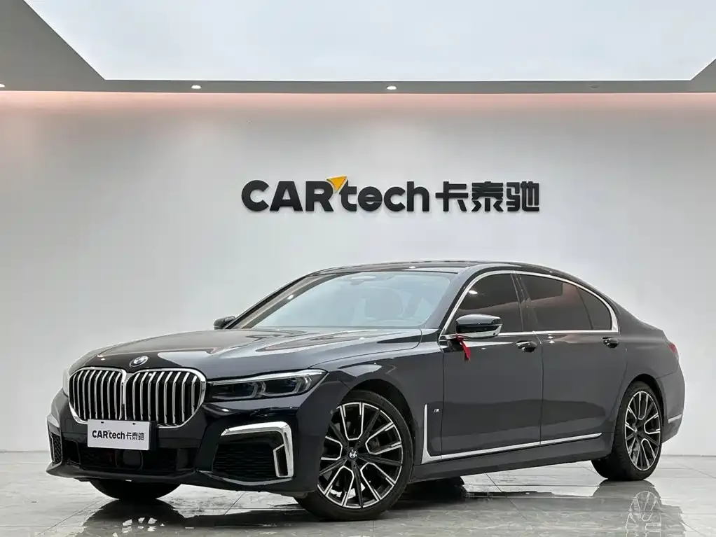 BMW 7 Series — фото 1