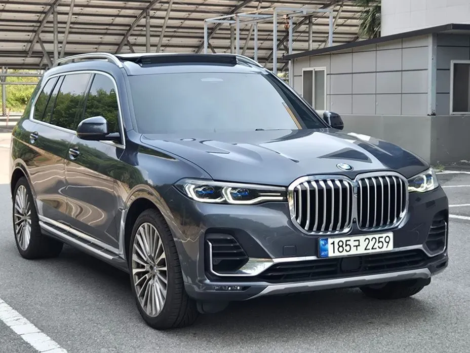 BMW X7 — фото 7
