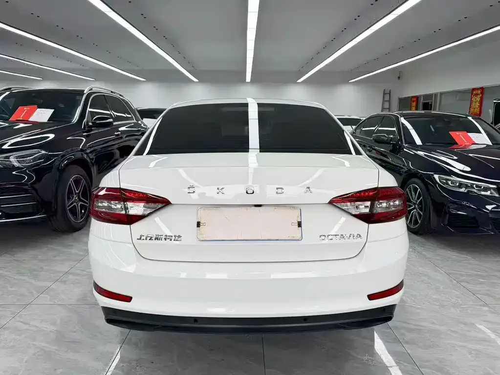 Skoda Octavia — фото 9