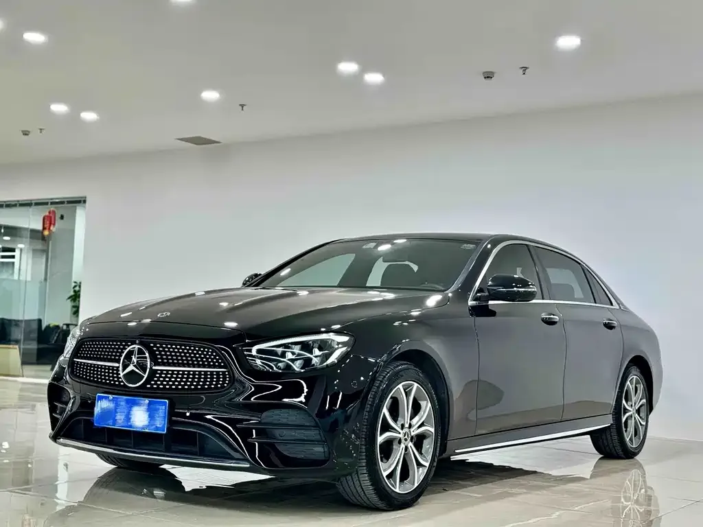 Mercedes-Benz E-Class — фото 4