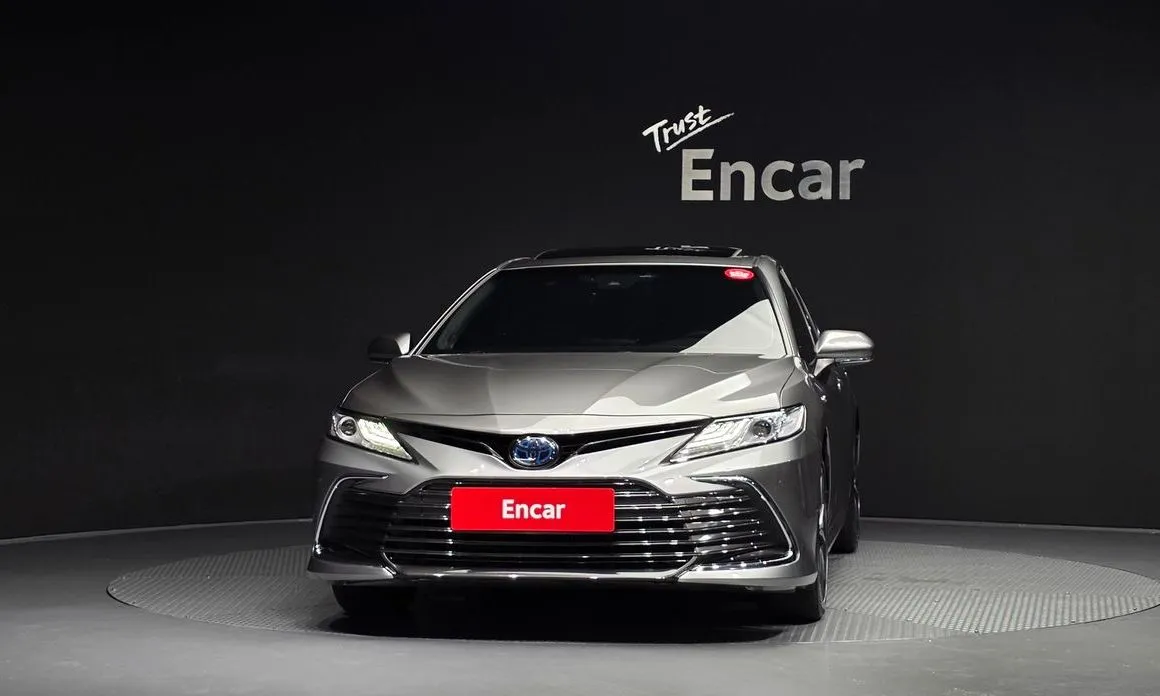 Toyota Camry — фото 3