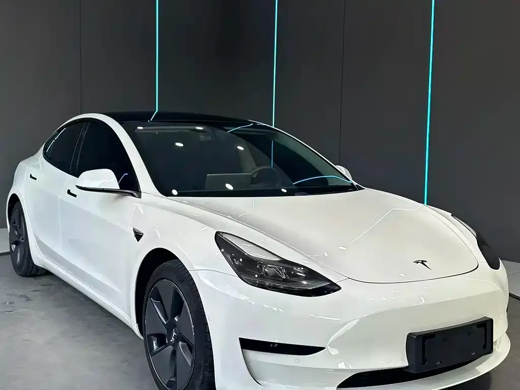 Tesla Model 3 — фото 3