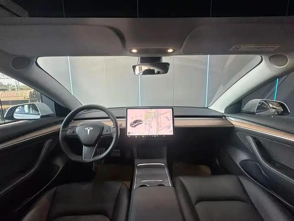 Tesla Model 3 — фото 5