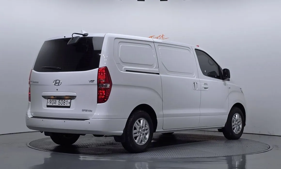 Hyundai Starex — фото 4