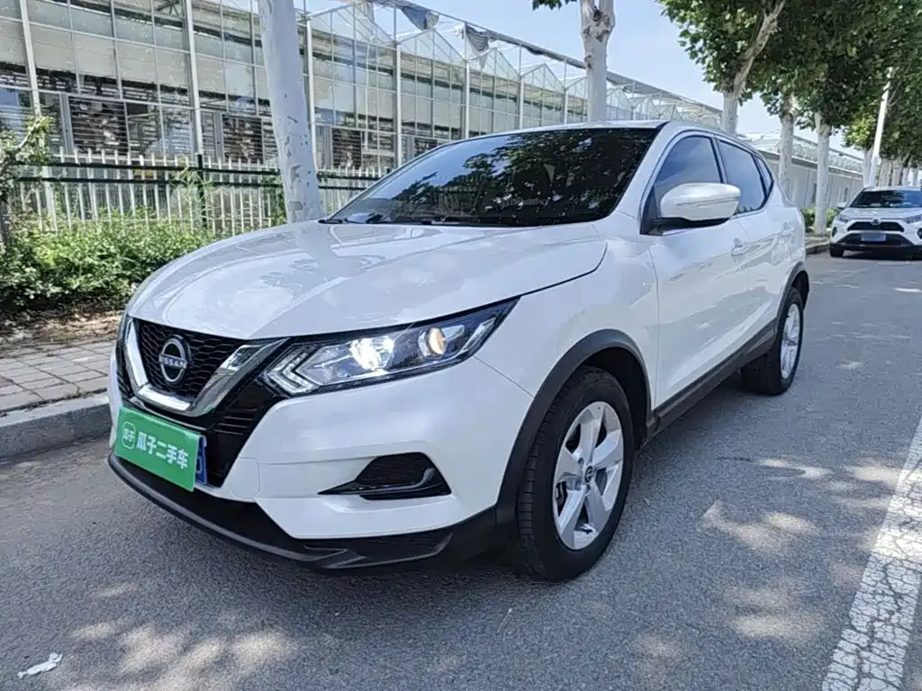 Nissan Qashqai — фото 1