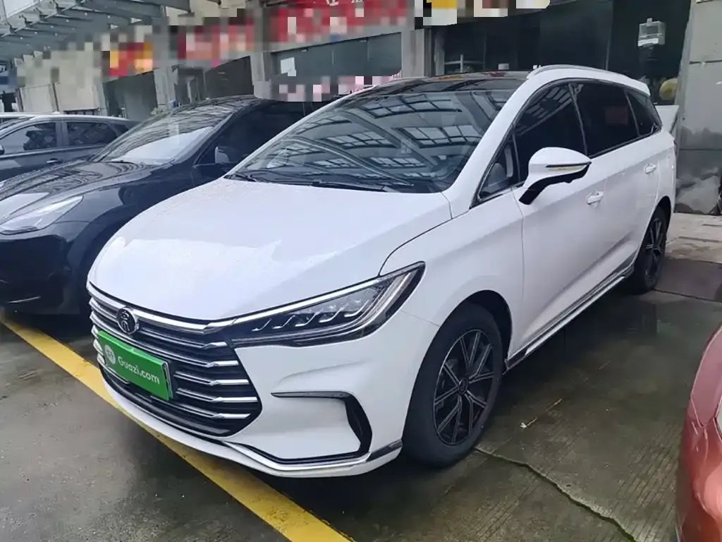 BYD MAX New Energy — фото 7