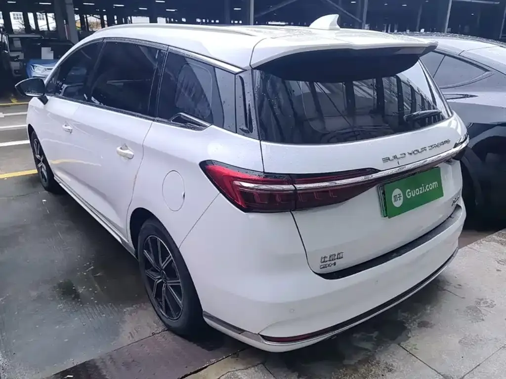 BYD MAX New Energy — фото 6