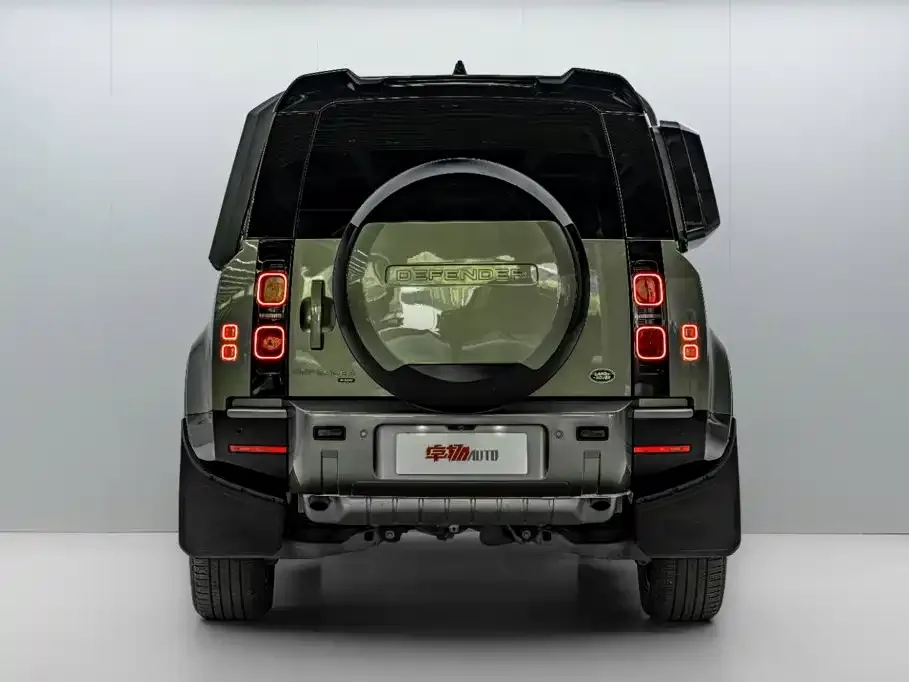 Land Rover Defender — фото 9