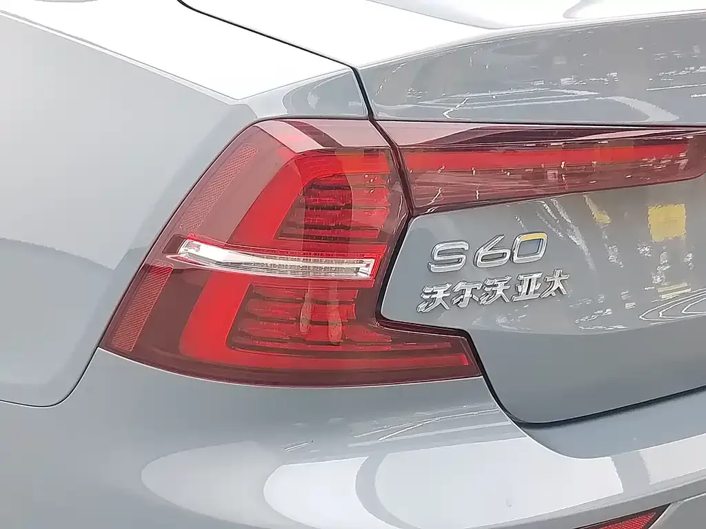 Volvo S60 — фото 3