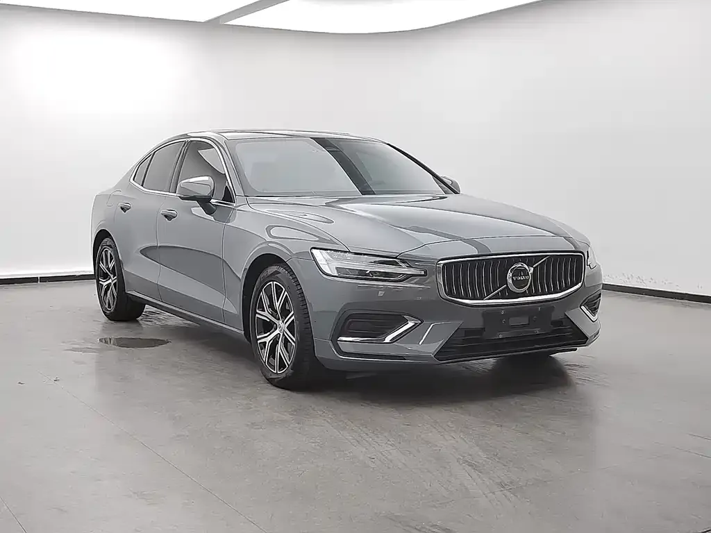 Volvo S60 — фото 10