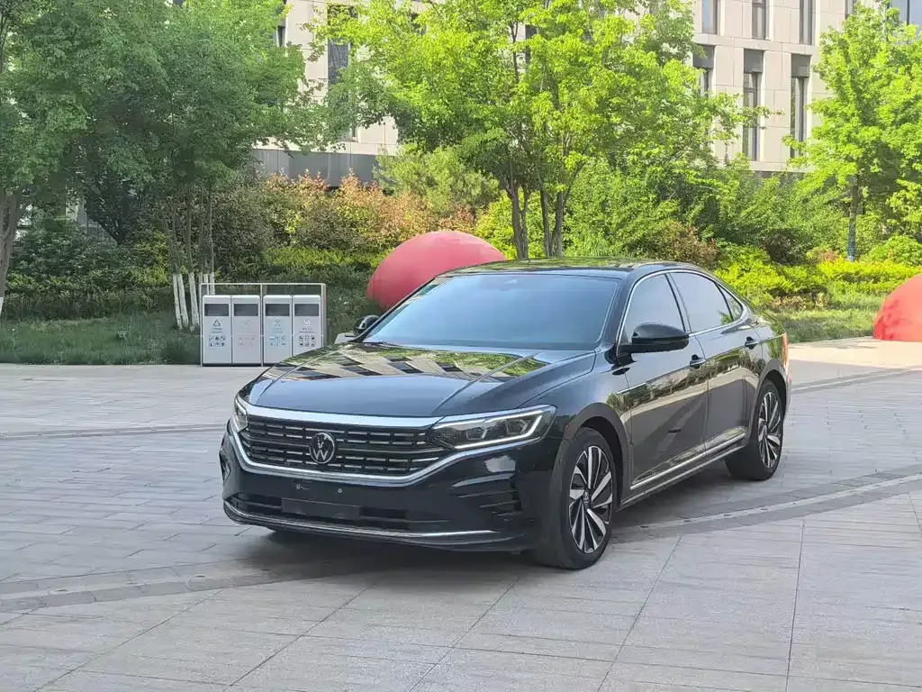 Volkswagen Passat — фото 1