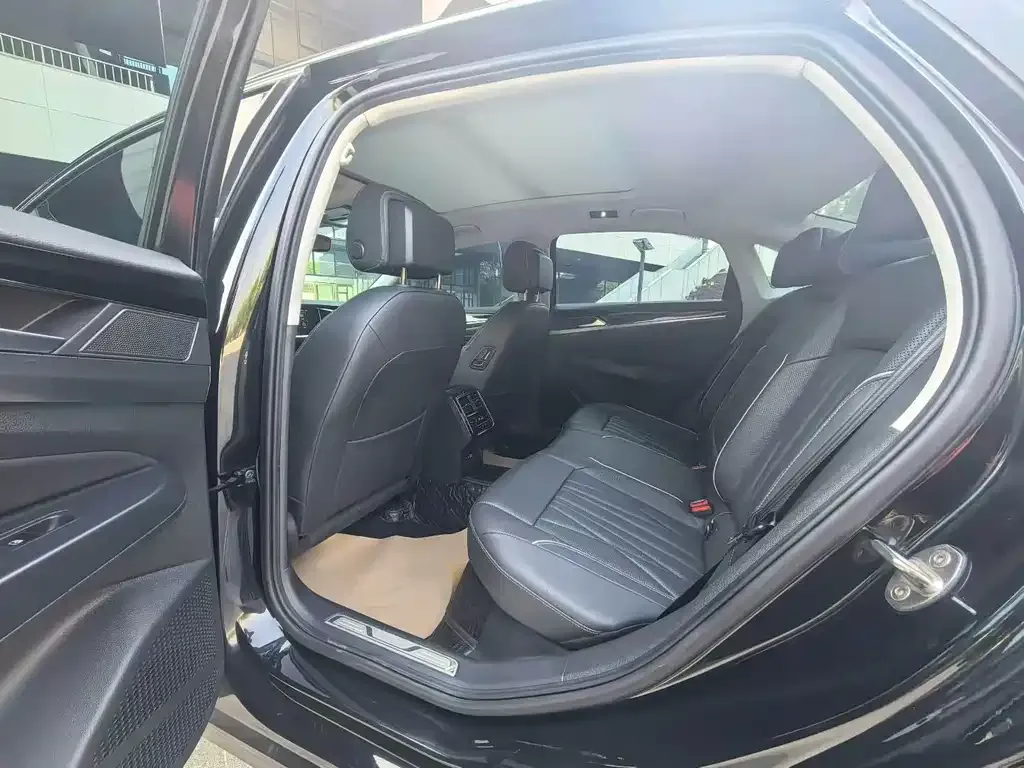 Volkswagen Passat — фото 5