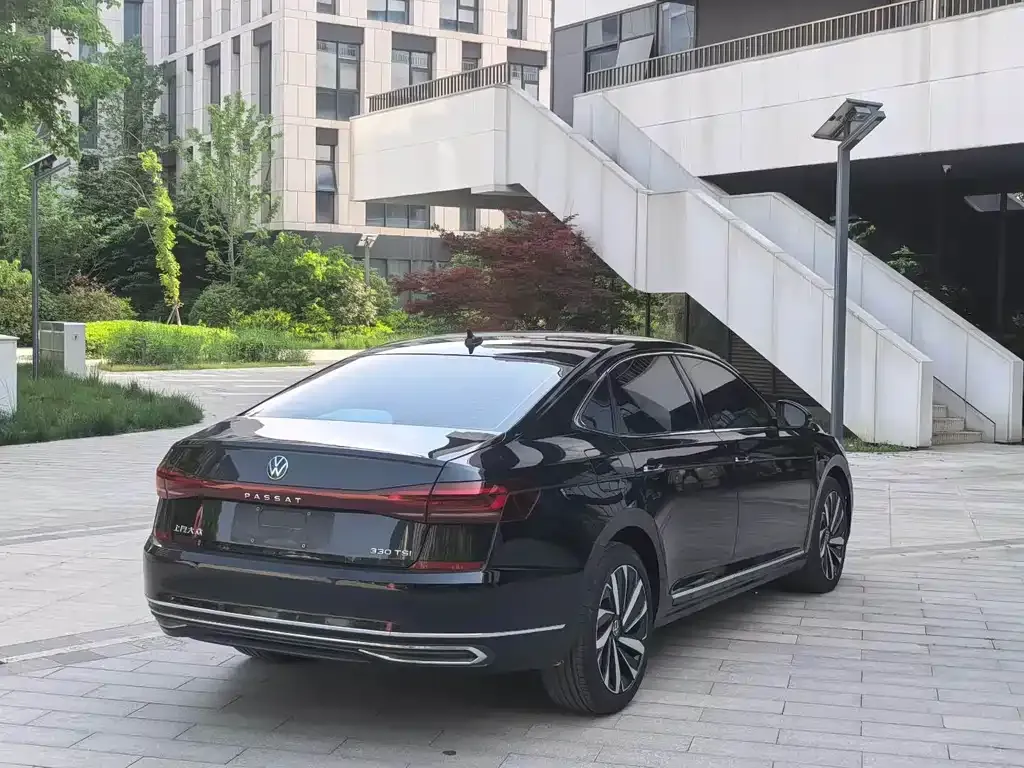 Volkswagen Passat — фото 4