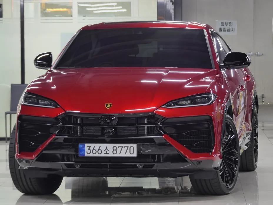 Lamborghini Urus — фото 1