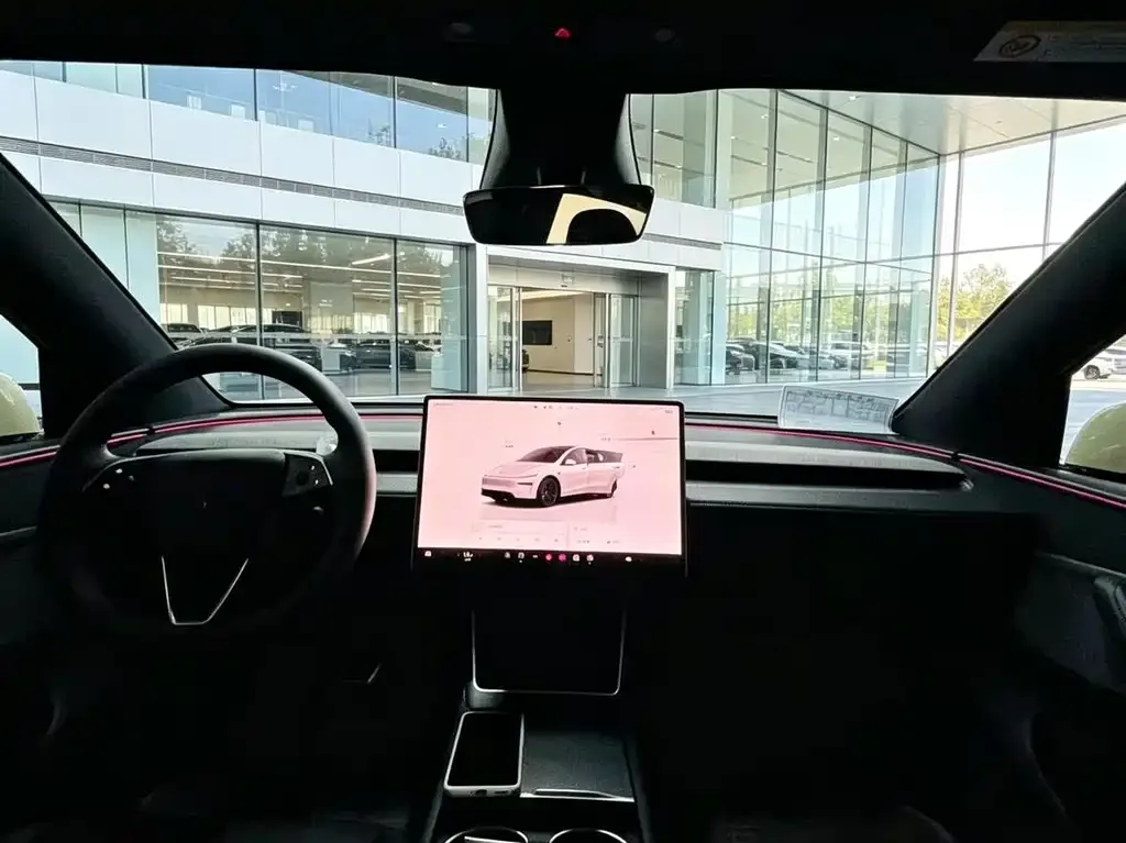 Tesla Model Y — фото 2