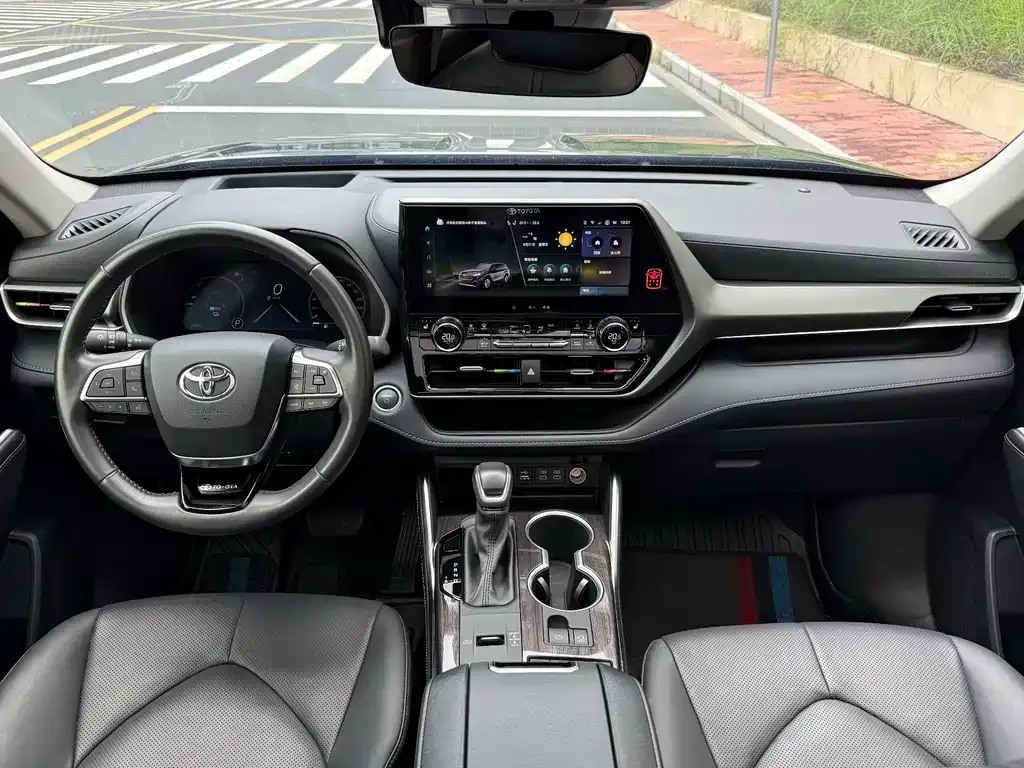 Toyota Highlander — фото 5