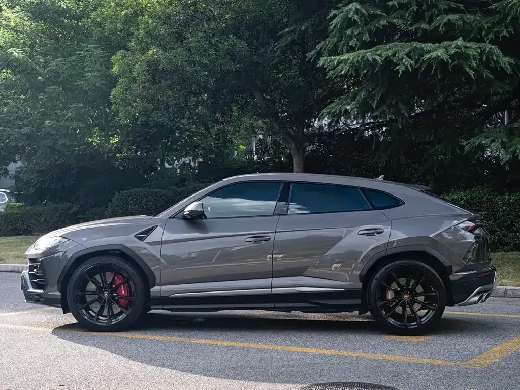 Lamborghini Urus — фото 10