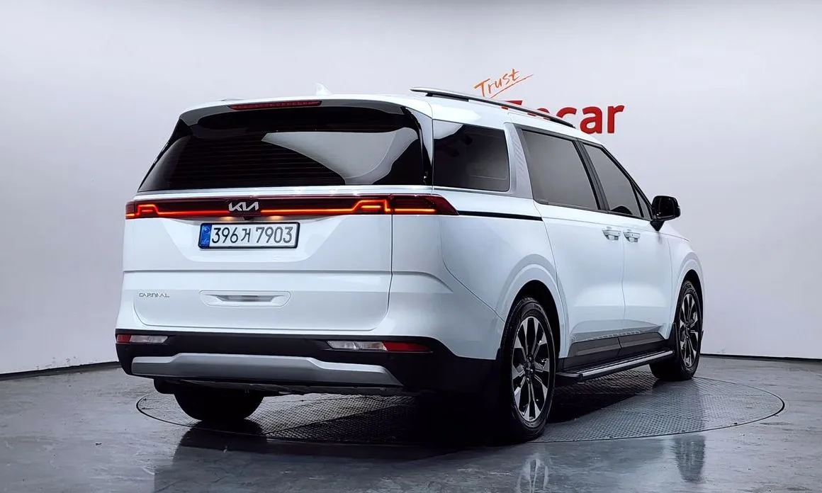 Kia Carnival — фото 4