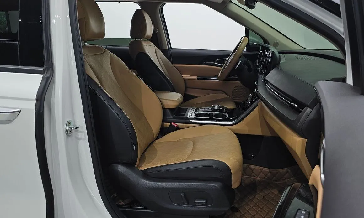 Kia Carnival — фото 10